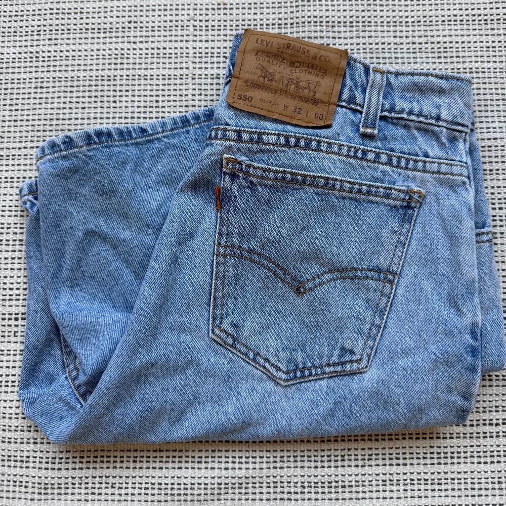 Orange Tab Levi 550 denim shorts